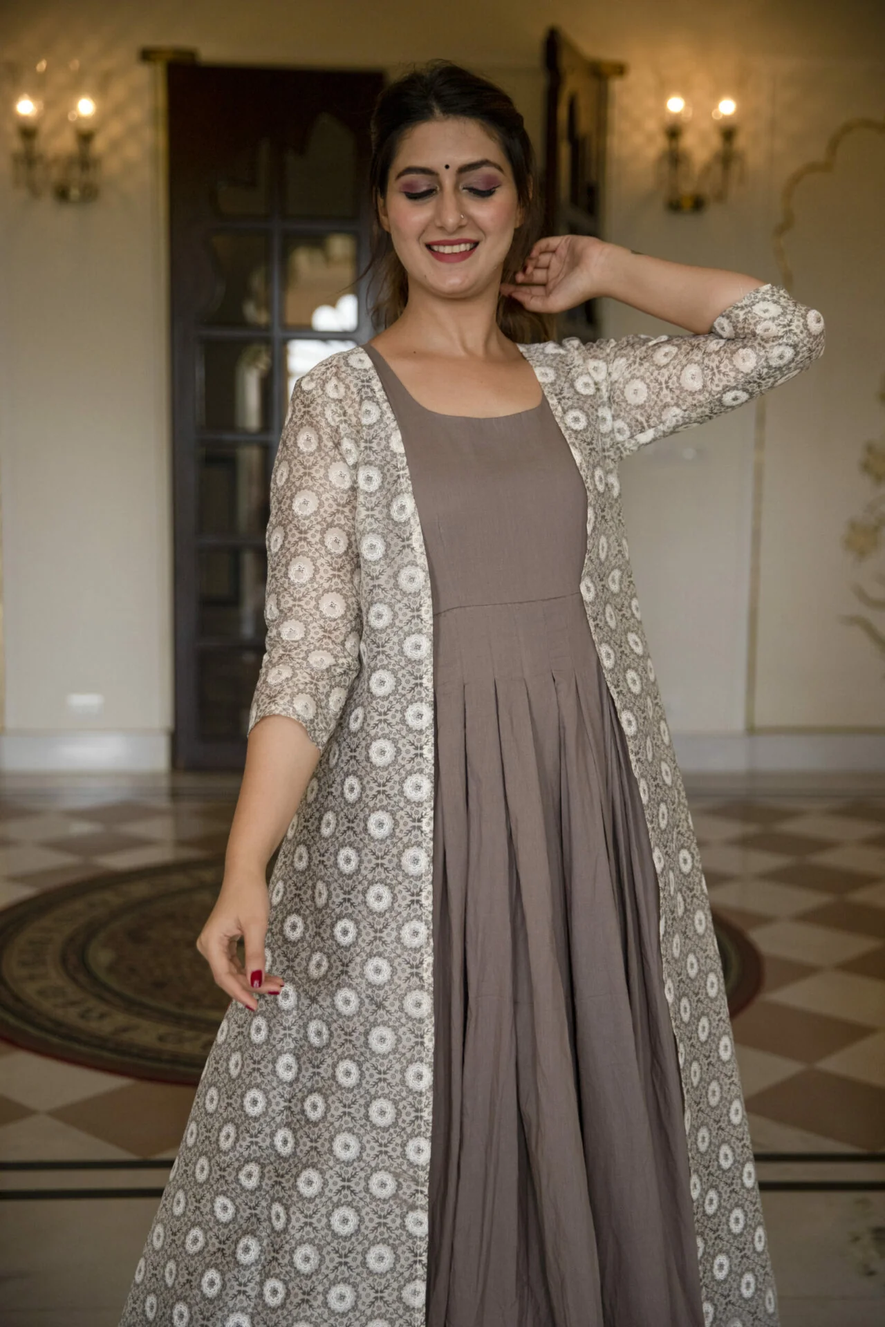 ADVIKA INNER WITH SHRUG SET - Image 4