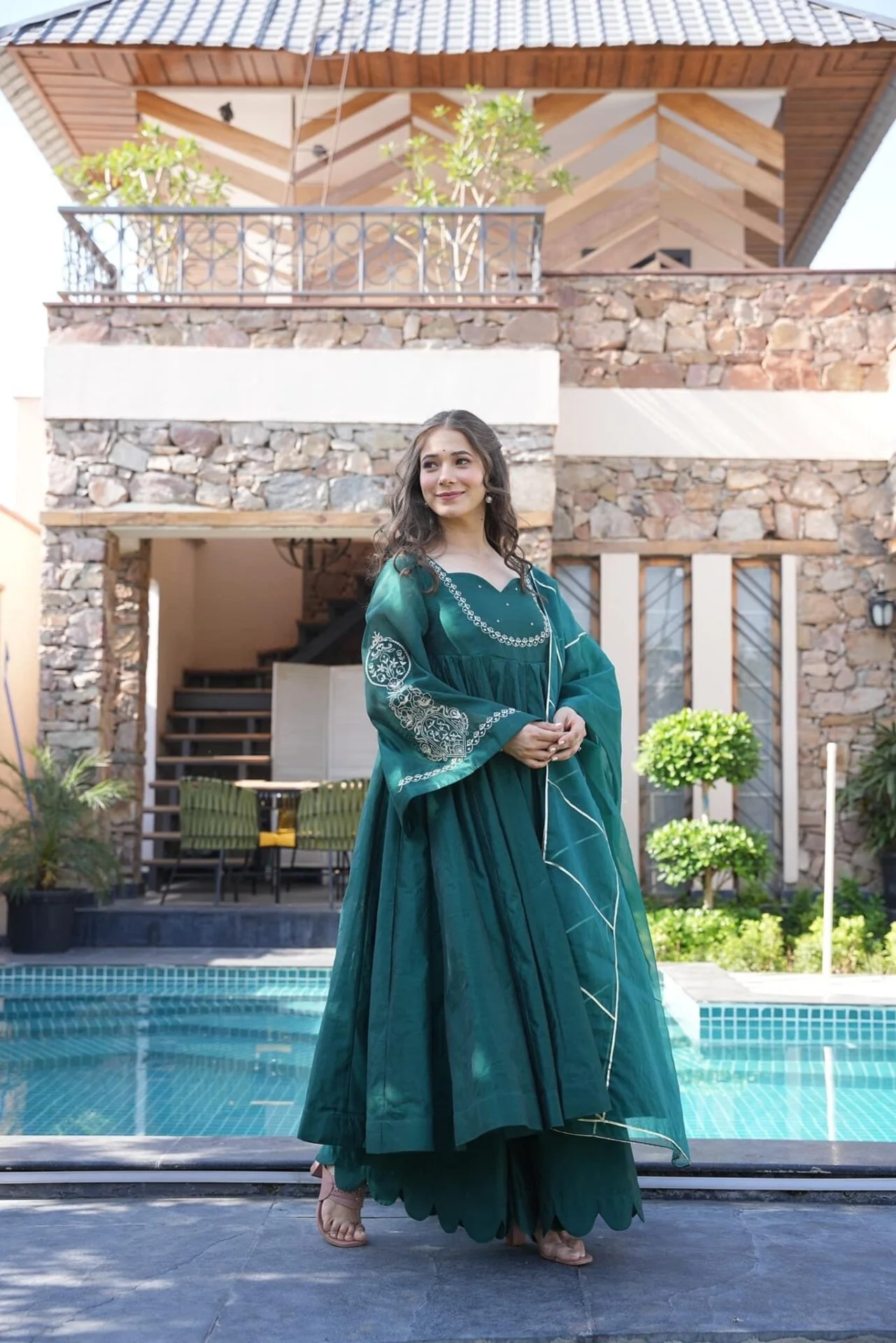 Alluring green chanderi suit set - Image 3
