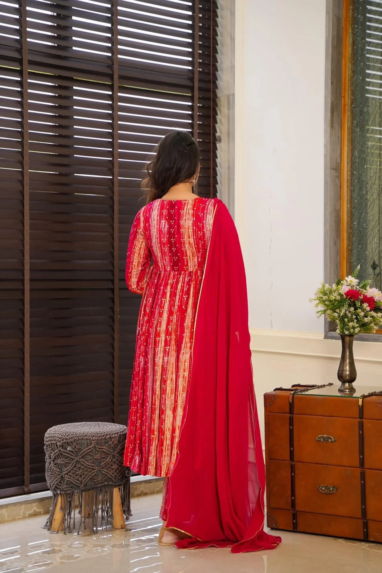 Alluring red suit set - Image 4