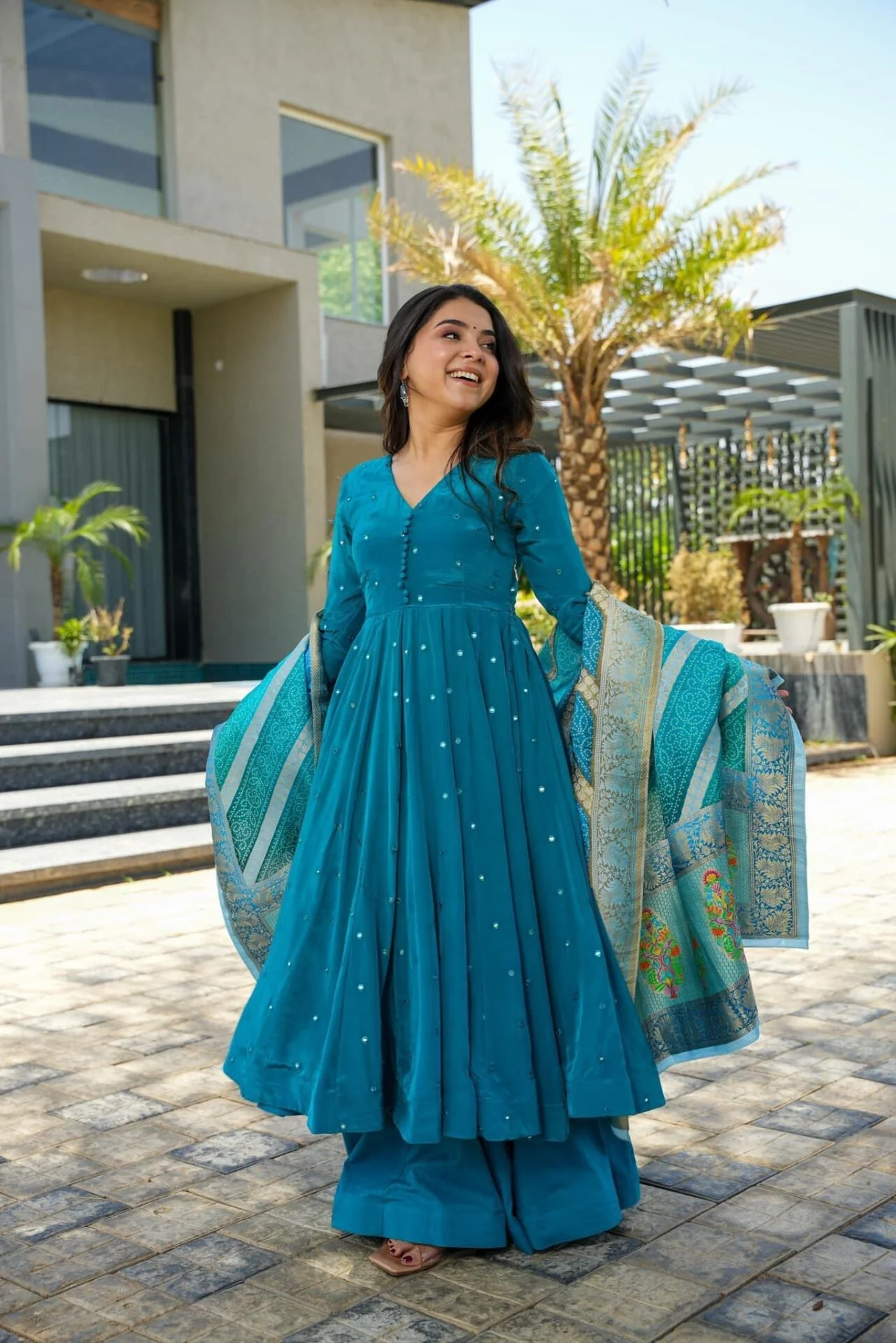 Arra blue suit set - Image 4