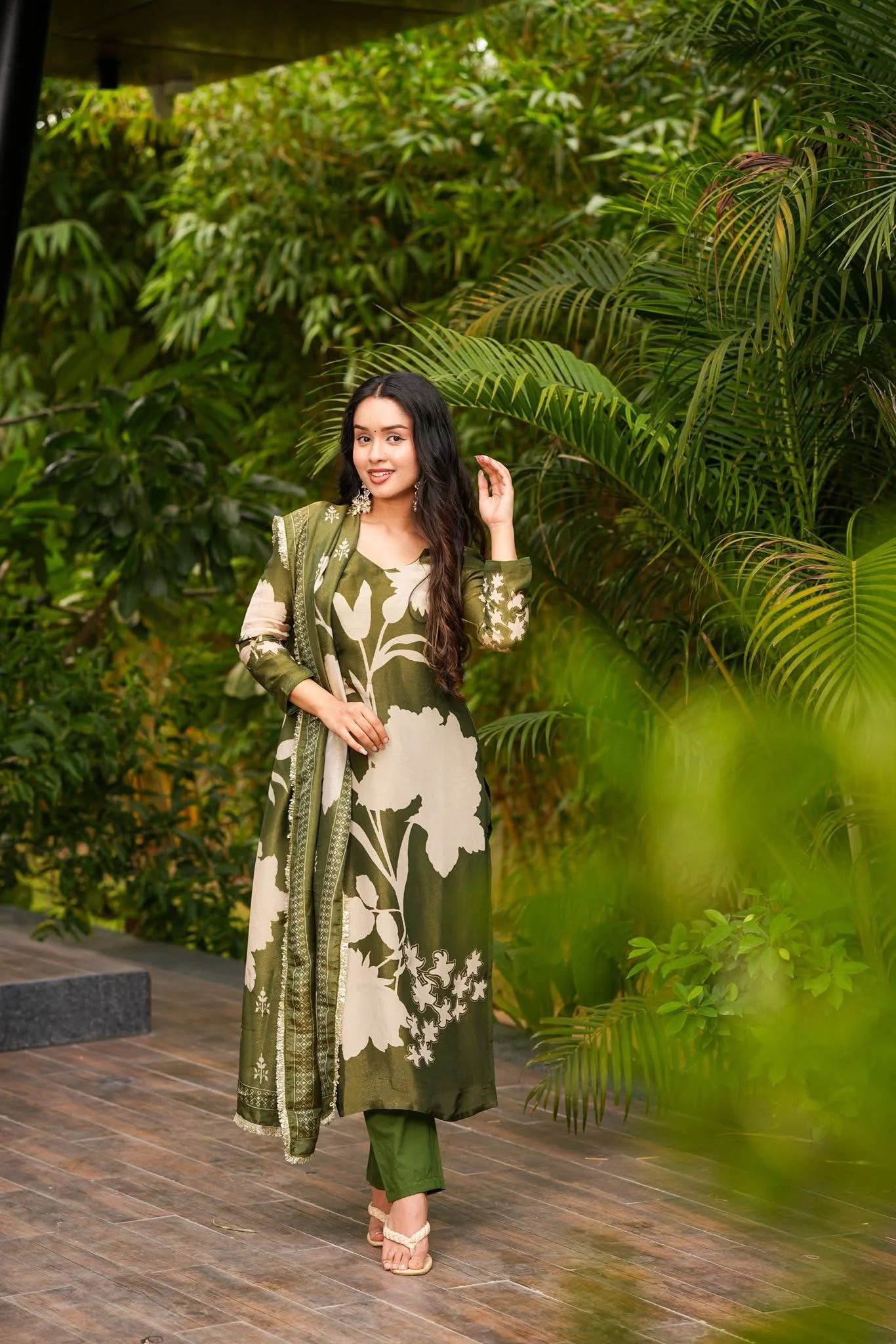 Avyana Cosmos Kurta Set - Image 3