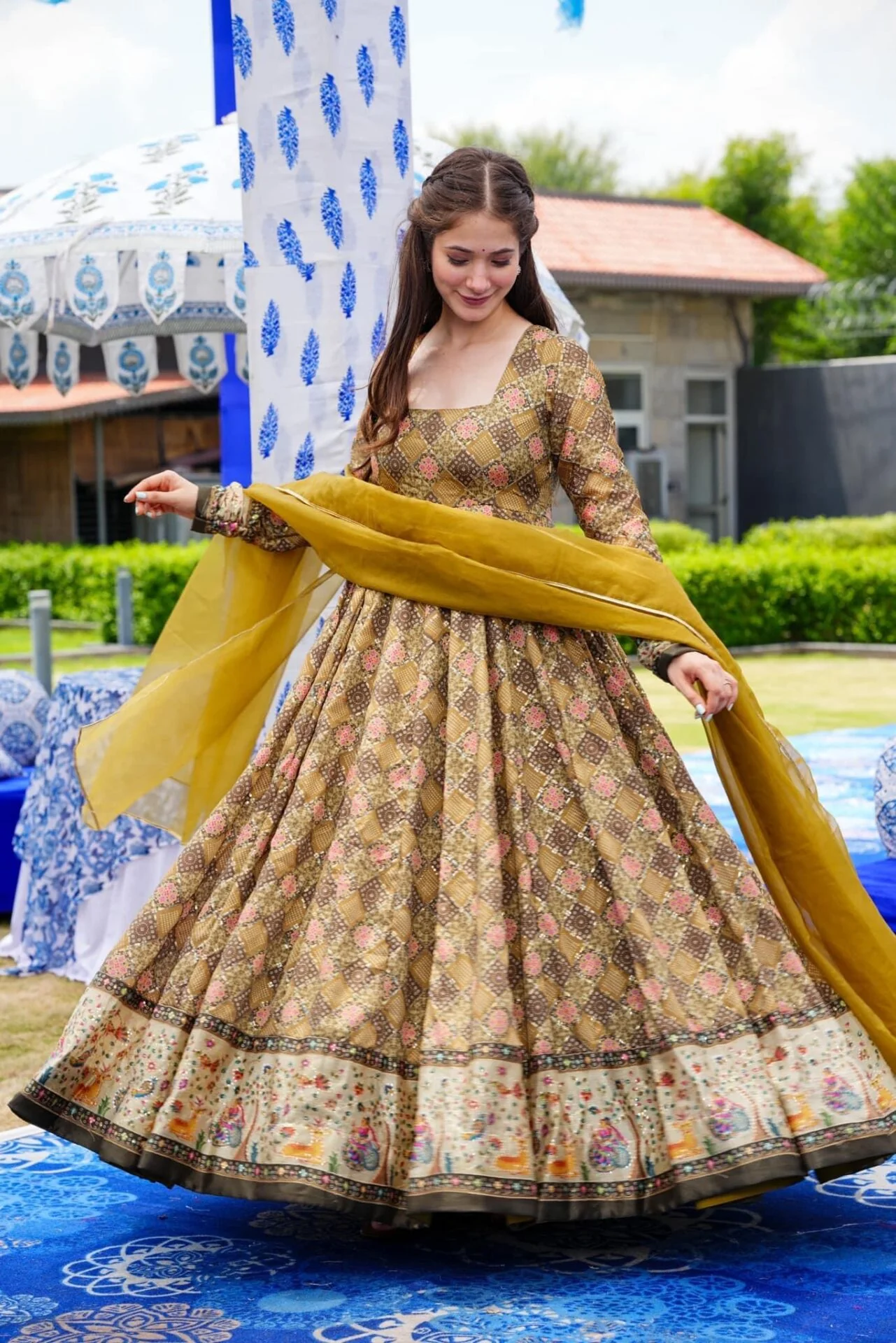 Devika embroidered heavy maxi set - Image 2