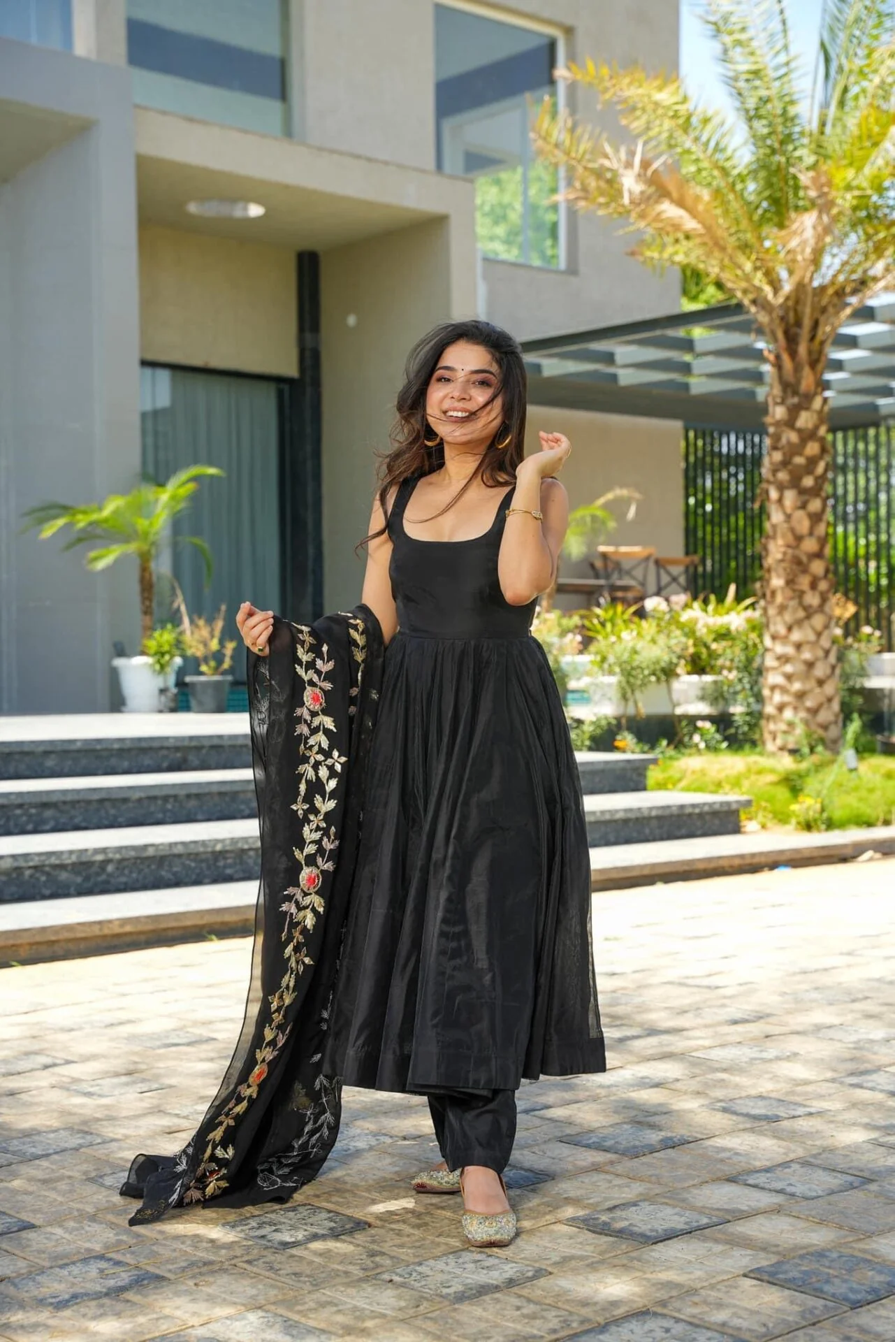 Embellished black chanderi suit set - Image 5