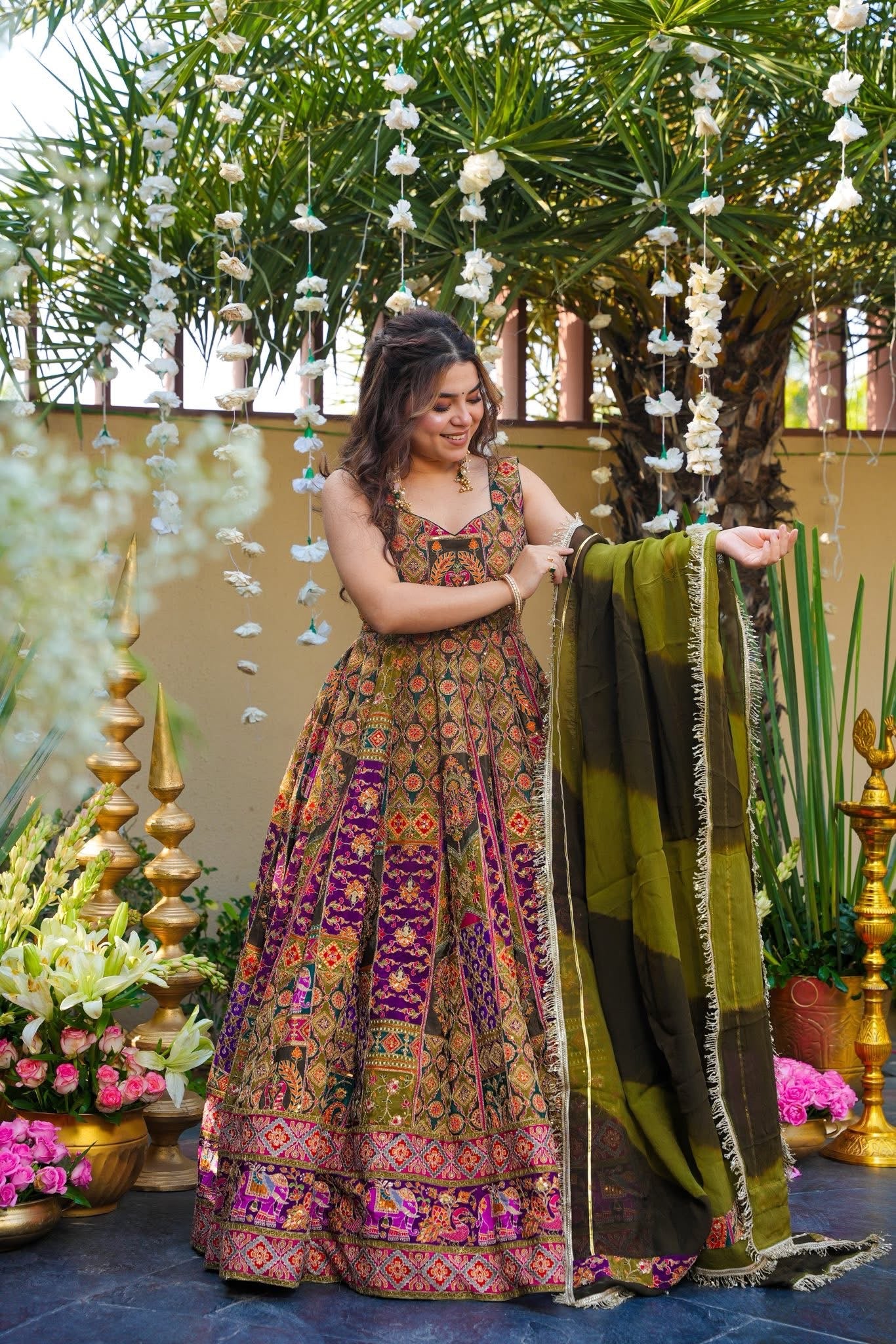 Henna Jashn Green Wedding Wear Maxi Set - Image 2