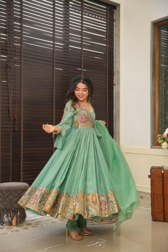 Janitha green suit set - Image 2