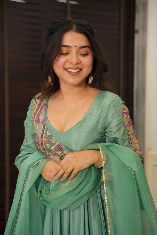 Janitha green suit set - Image 6