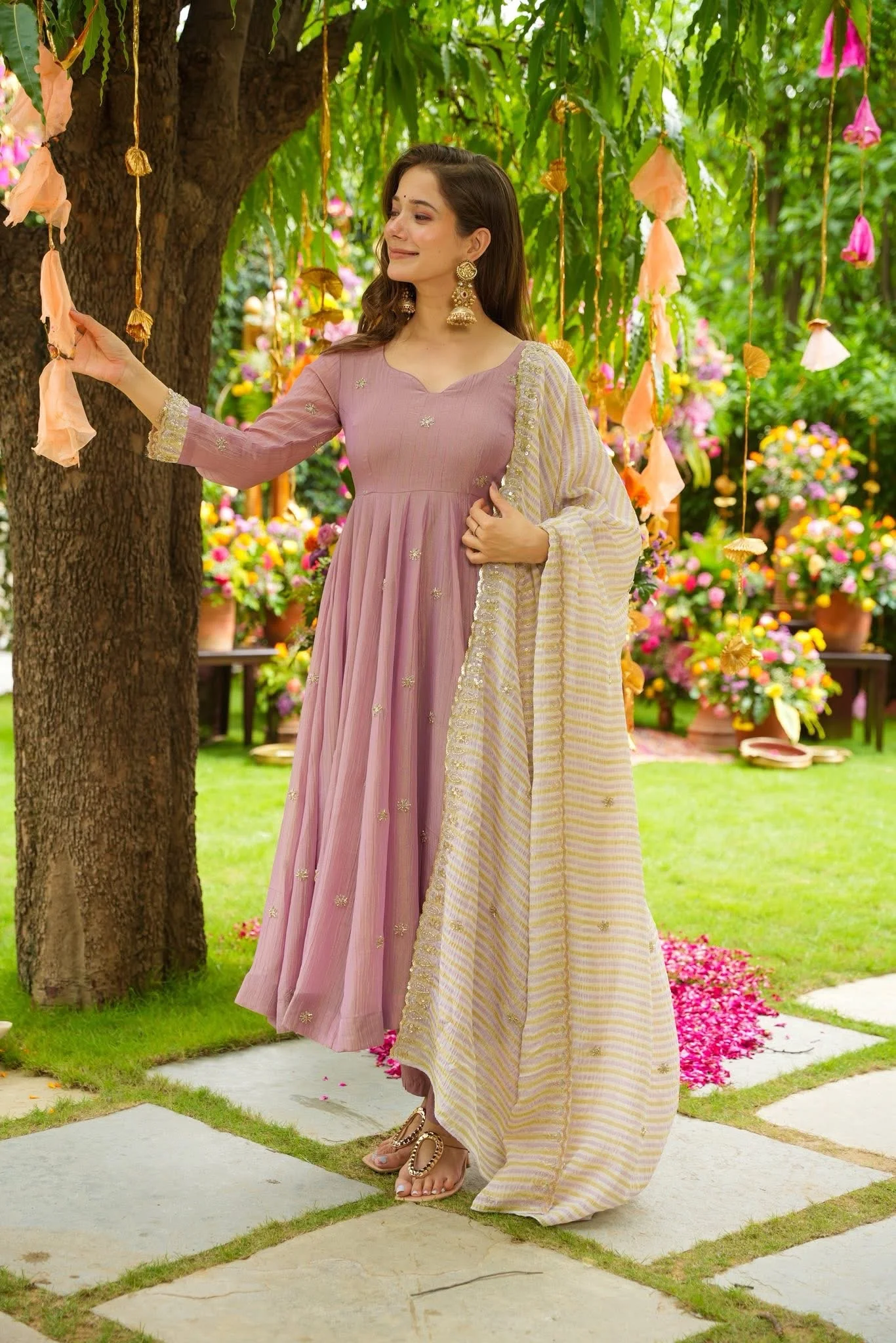 Kavyaani Suit Set - Image 3