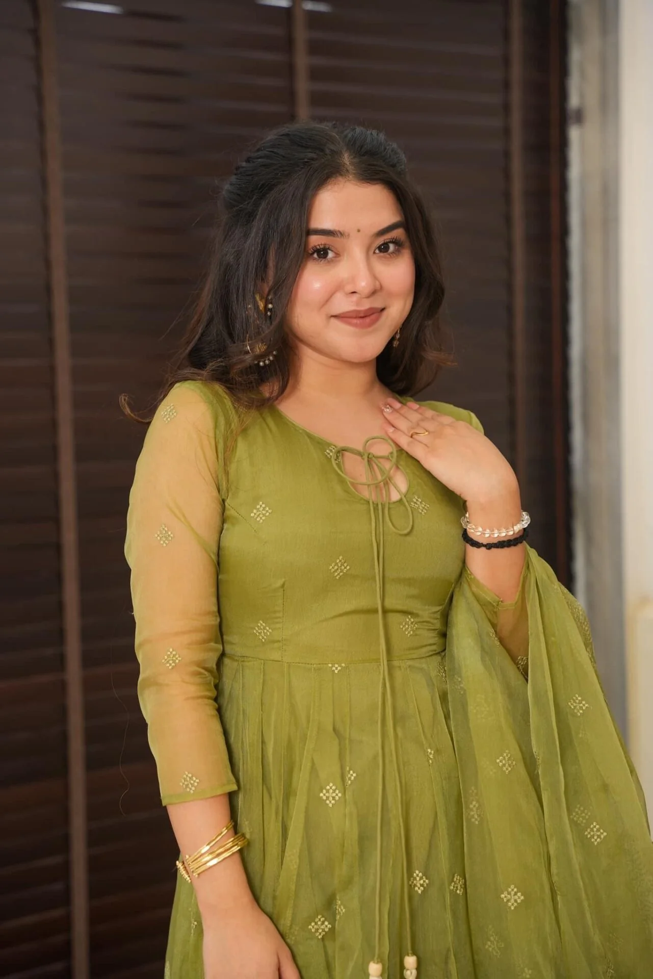 Mochi green organza suit set - Image 5