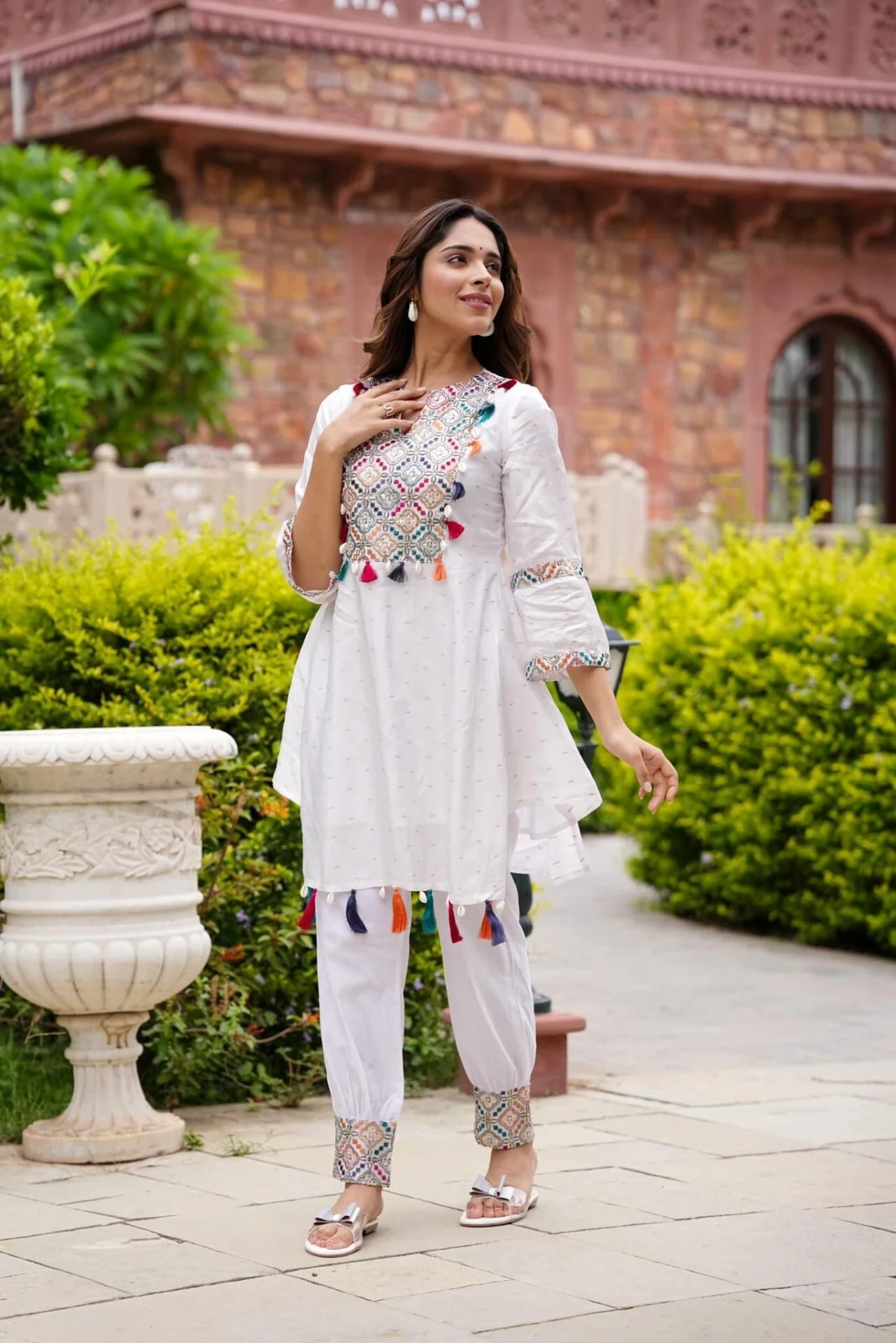 NETRA WHITE KURTA SET - Image 4