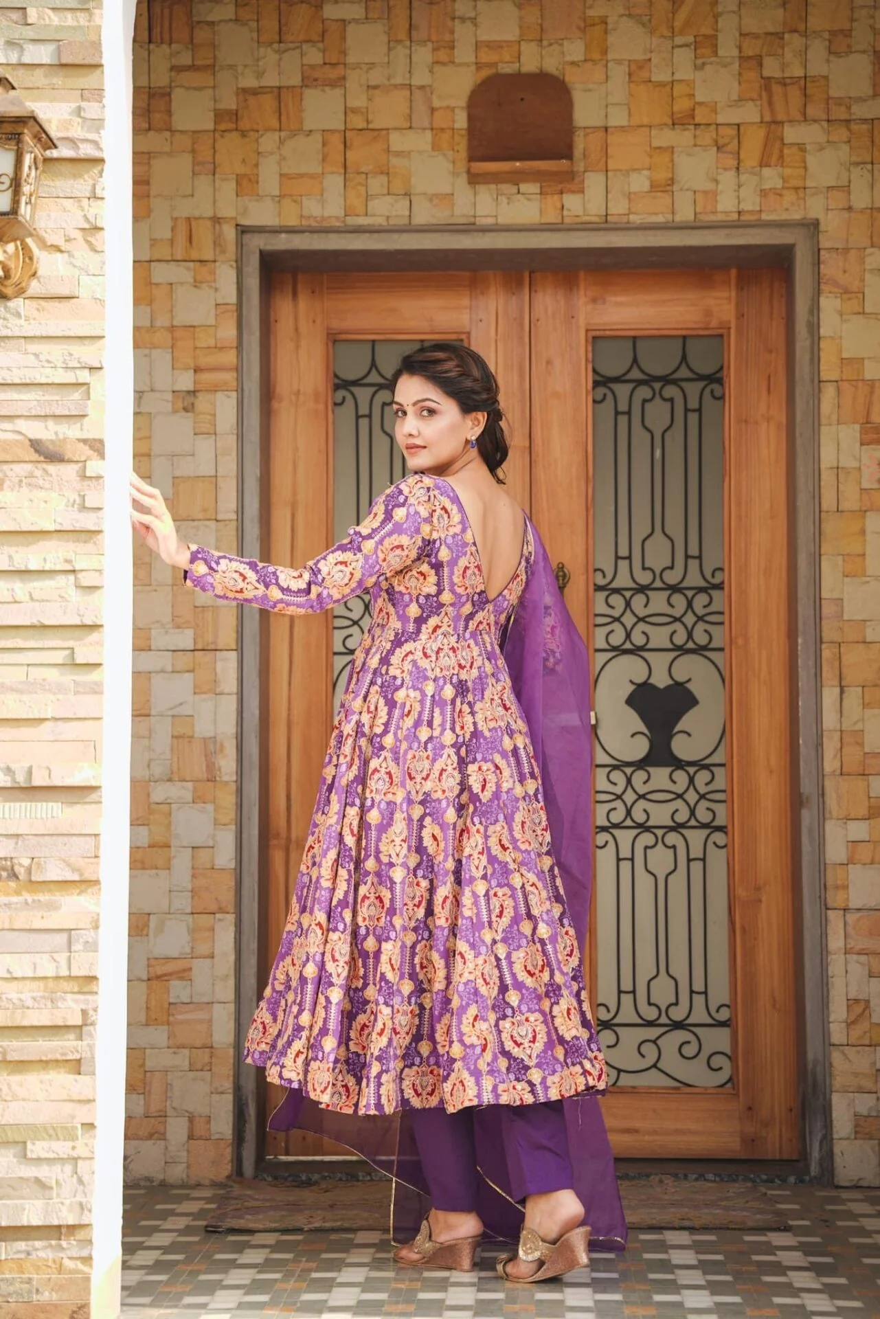 PRANAVI PURPLE HEAVY SUIT SET - Image 5