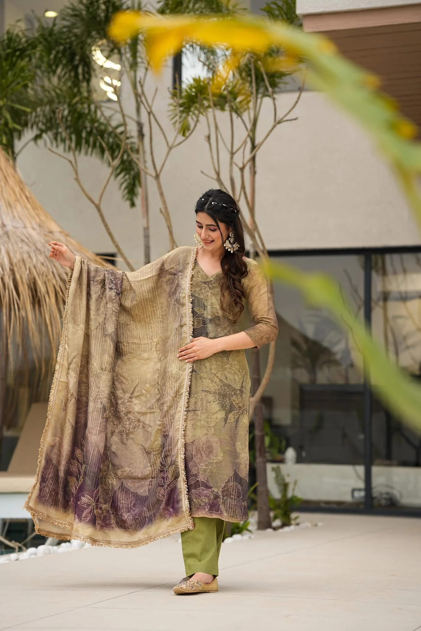 Rutvi silk suit set - Image 3