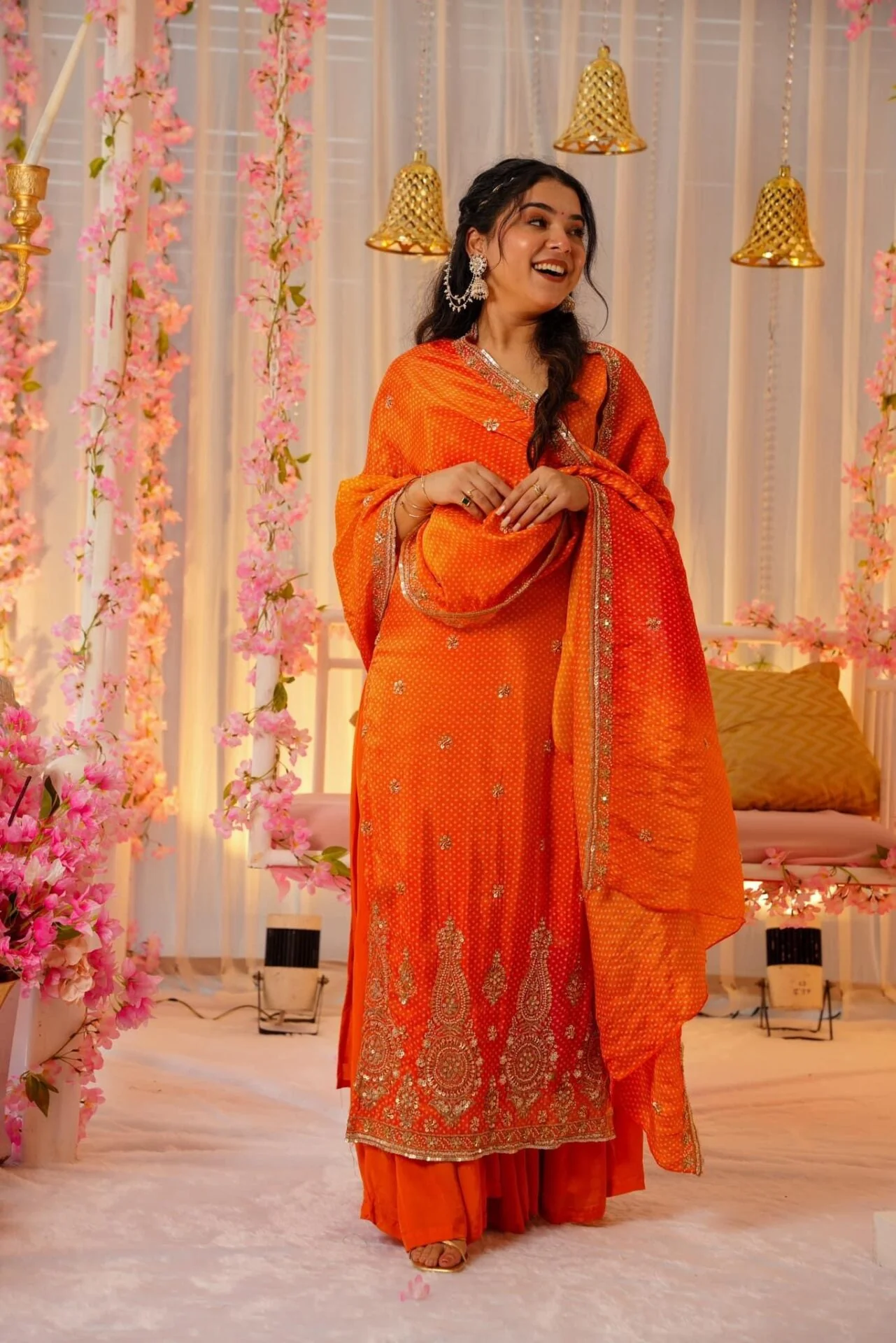 Saffron silk heavy suit set - Image 4