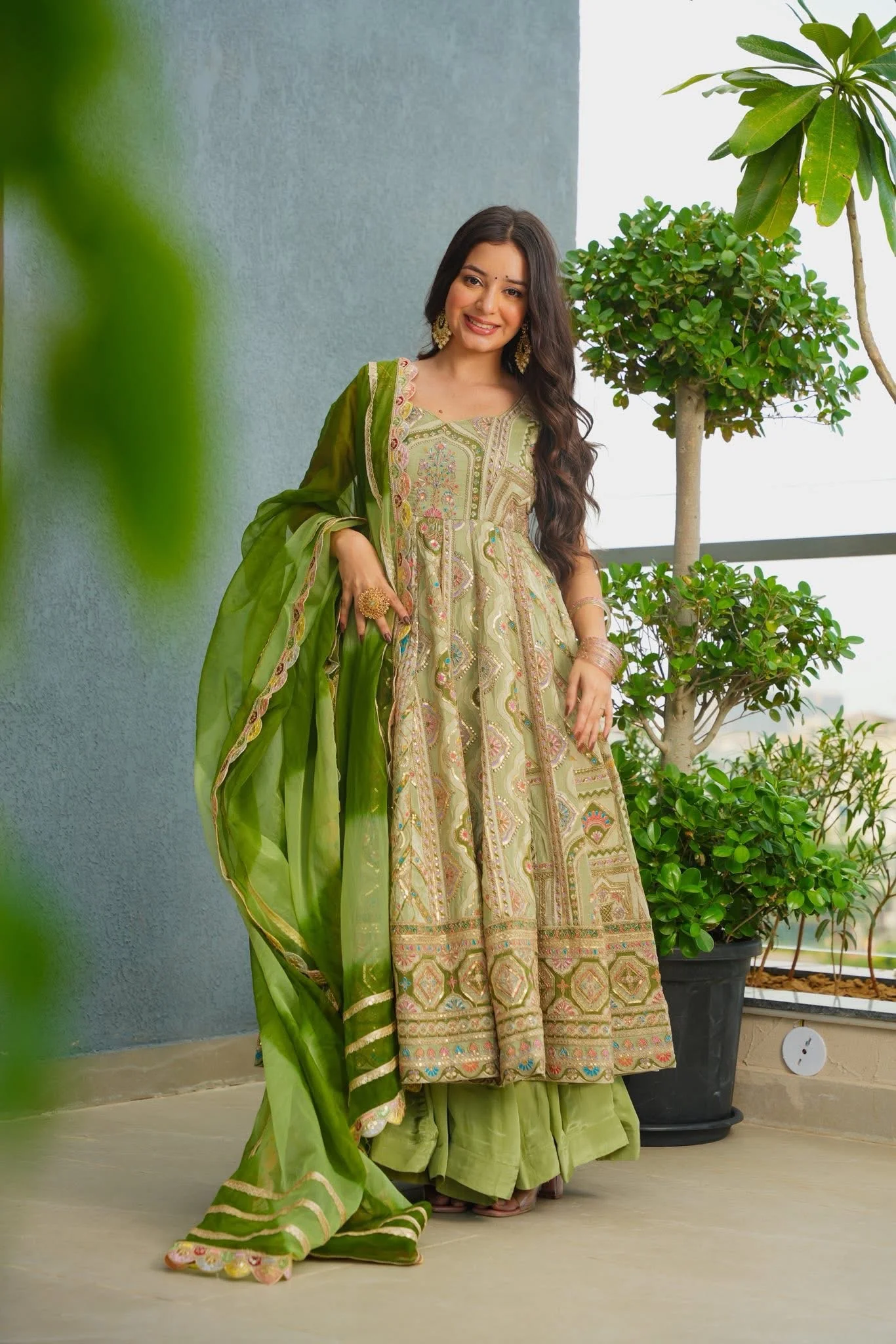 Sitariya Zari Heavy Embroidered Suit Set - Image 3