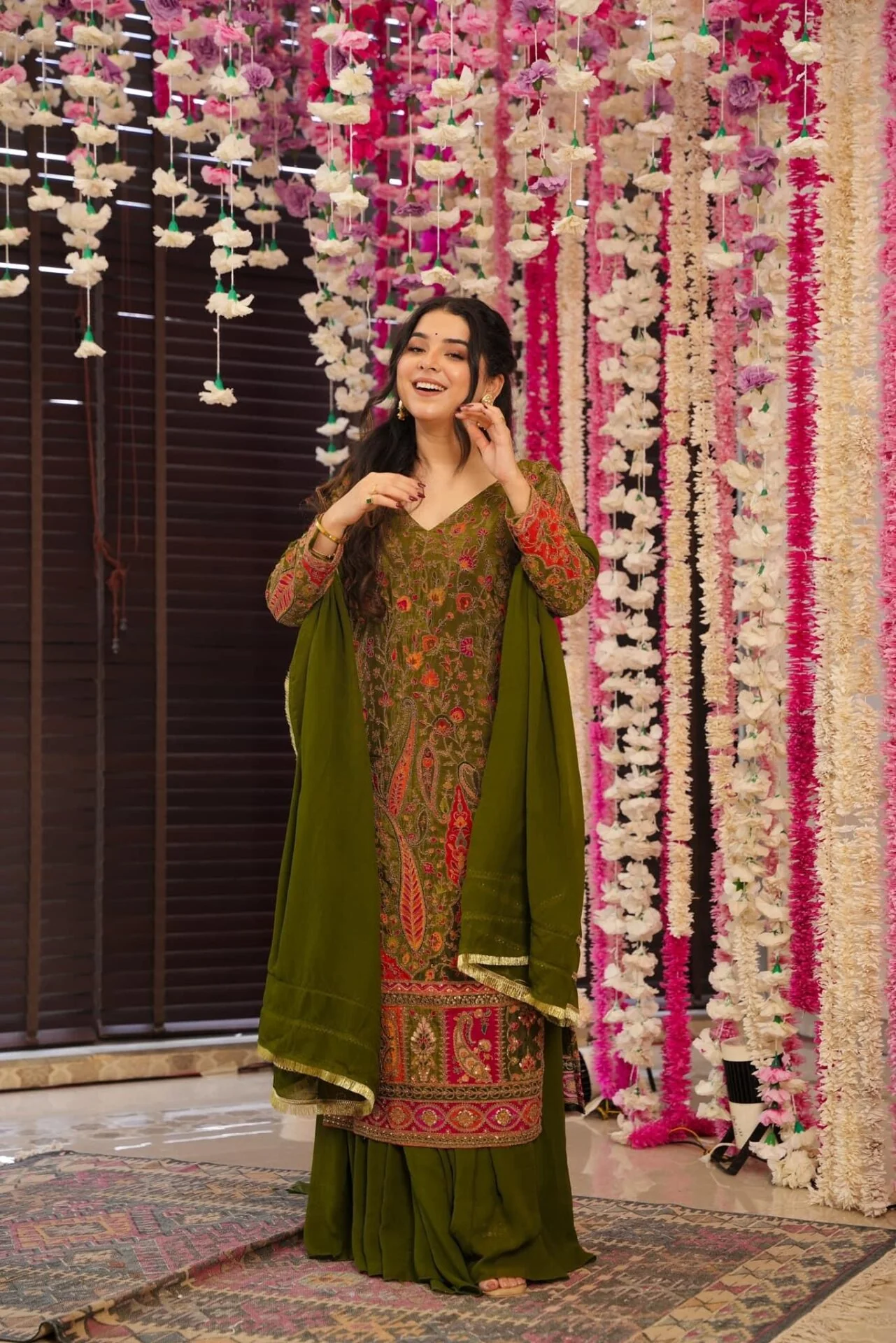 Sleek green heavy embroidered suit set - Image 3