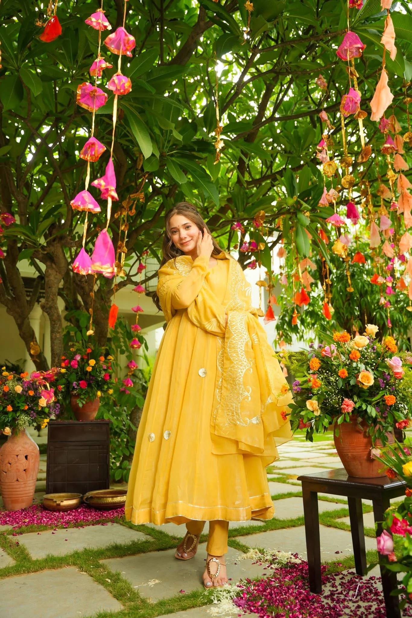 Tavishi Yellow Suit Set - Image 3