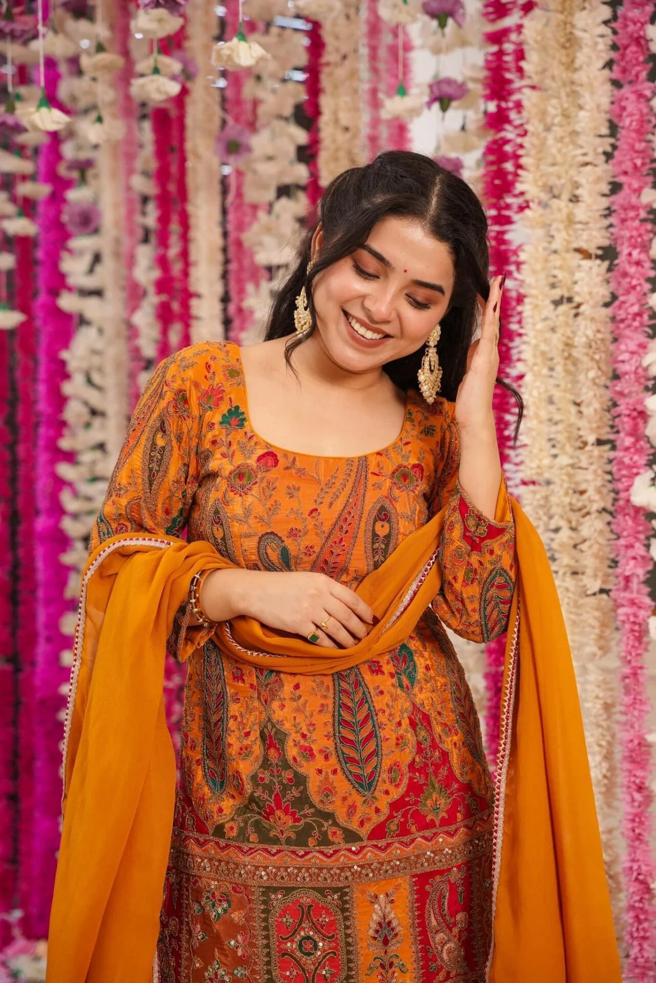 Vidya heavy embroidered suit set - Image 5
